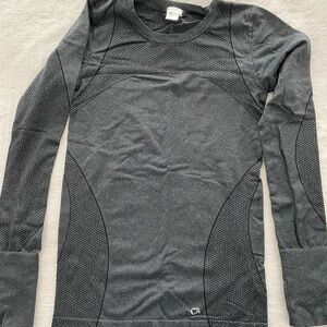 GAPFit Dark Grey Textured Athletic Top